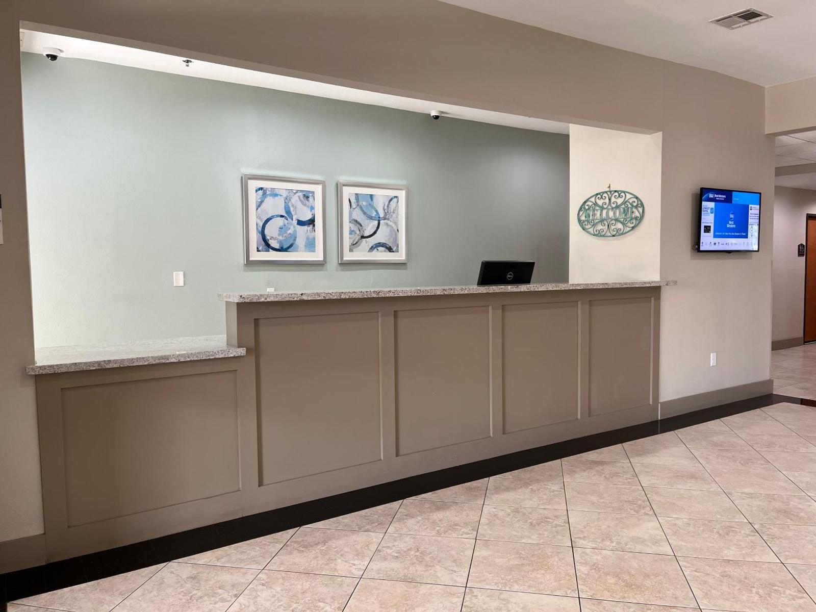 Best Western Inn & Suites Cleveland Main image 1